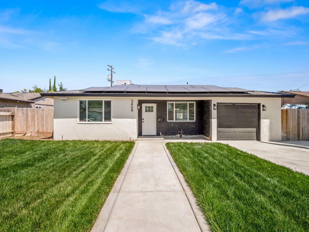 2409 E Holland Avenue, Fresno, CA 93726