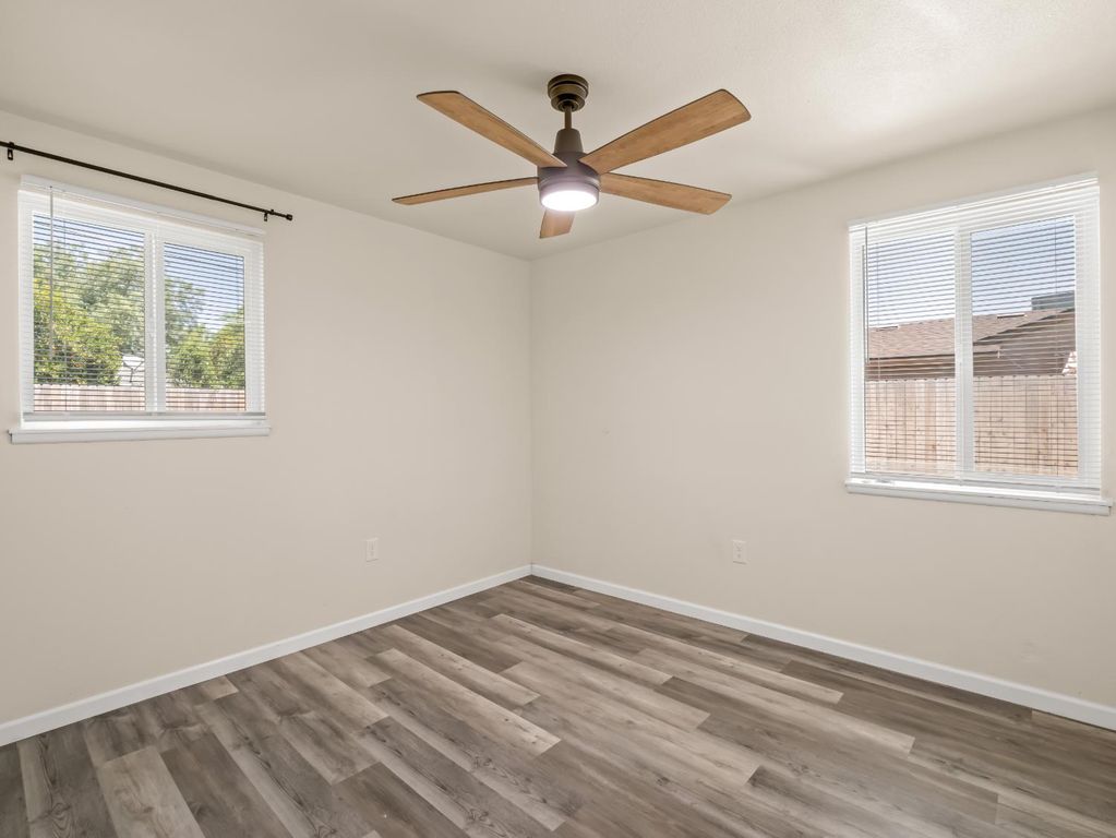 Image 19 of property listing at 2409 E Holland Avenue, Fresno, CA 93726