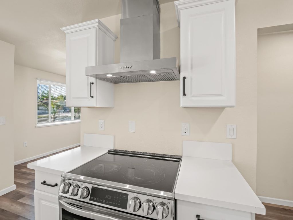 Image 7 of property listing at 2409 E Holland Avenue, Fresno, CA 93726