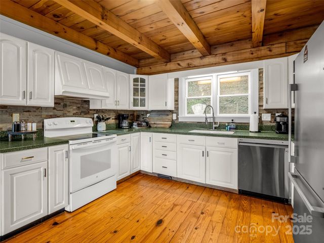 446 Rainbow Circle, Lake Lure, NC 28746