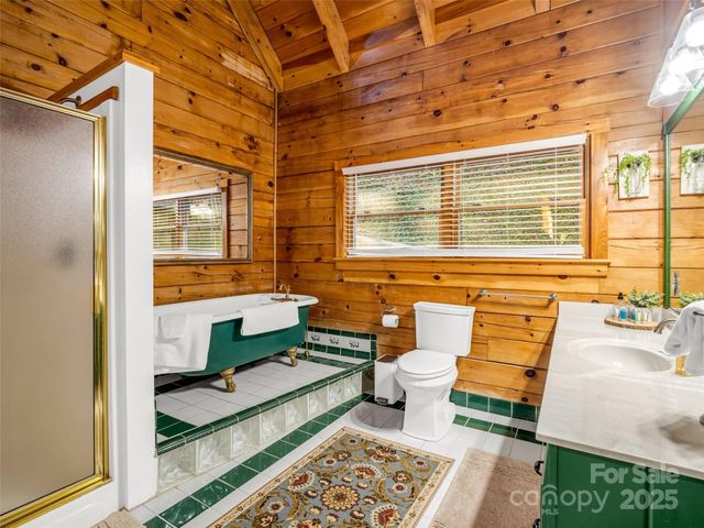 446 Rainbow Circle, Lake Lure, NC 28746