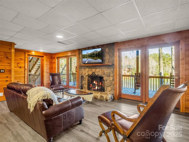 446 Rainbow Circle, Lake Lure, NC 28746