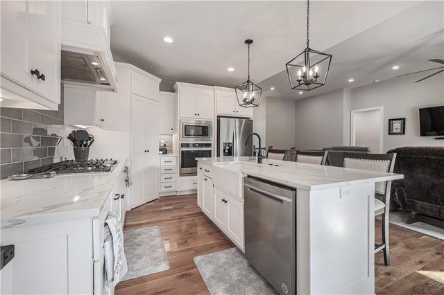 21831 W 177th Terrace, Olathe, KS 66062