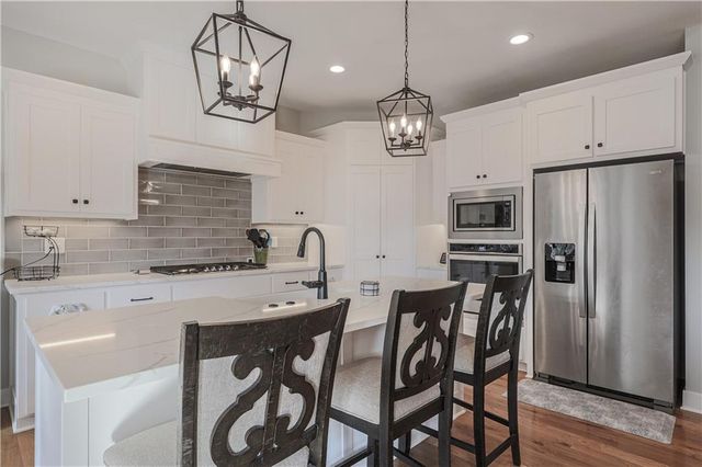 21831 W 177th Terrace, Olathe, KS 66062