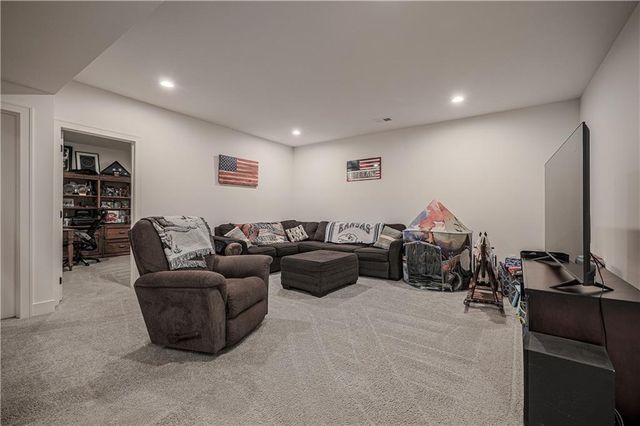 21831 W 177th Terrace, Olathe, KS 66062