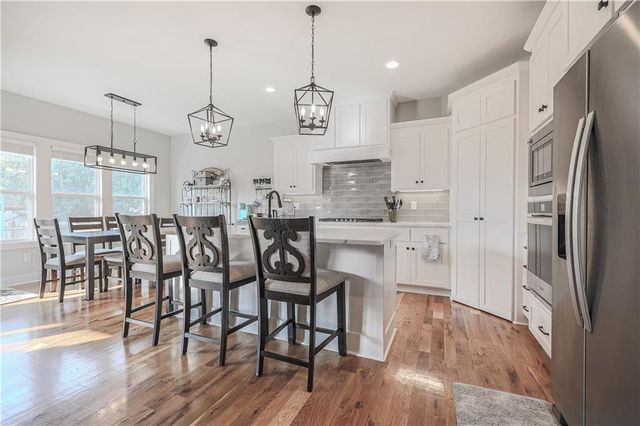 21831 W 177th Terrace, Olathe, KS 66062