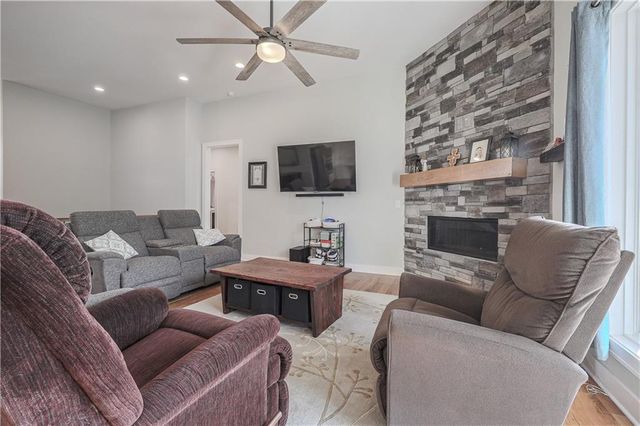 21831 W 177th Terrace, Olathe, KS 66062