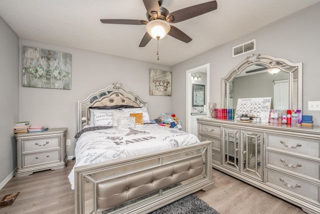 5326-5328 N Cypress St, Bel Aire, KS 67226