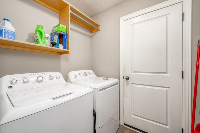 5326-5328 N Cypress St, Bel Aire, KS 67226