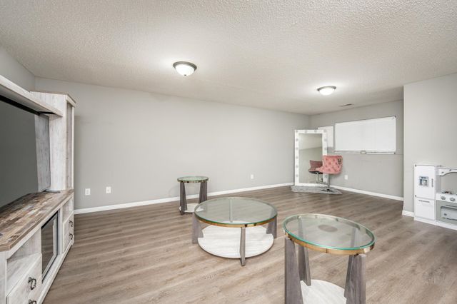 5326-5328 N Cypress St, Bel Aire, KS 67226