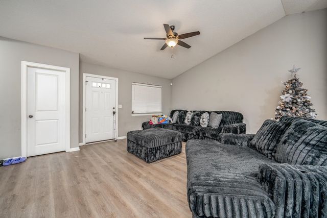 5326-5328 N Cypress St, Bel Aire, KS 67226