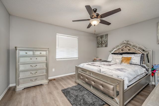 5326-5328 N Cypress St, Bel Aire, KS 67226