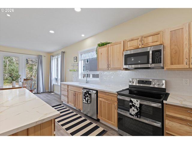 2013 Ne 58TH St, Lincoln City, OR 97367