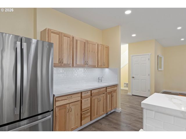 2013 Ne 58TH St, Lincoln City, OR 97367