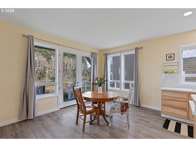 2013 Ne 58TH St, Lincoln City, OR 97367