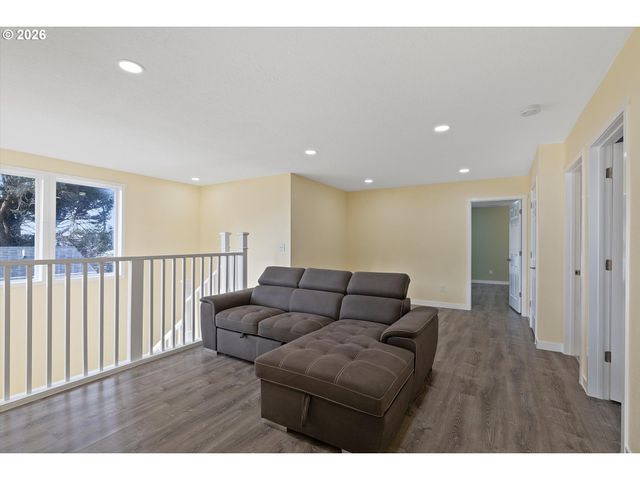 2013 Ne 58TH St, Lincoln City, OR 97367