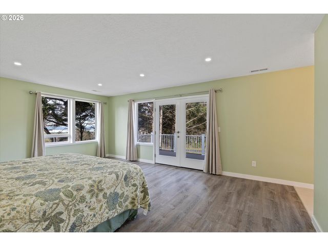 2013 Ne 58TH St, Lincoln City, OR 97367