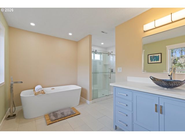 2013 Ne 58TH St, Lincoln City, OR 97367