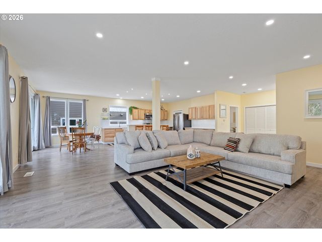 2013 Ne 58TH St, Lincoln City, OR 97367