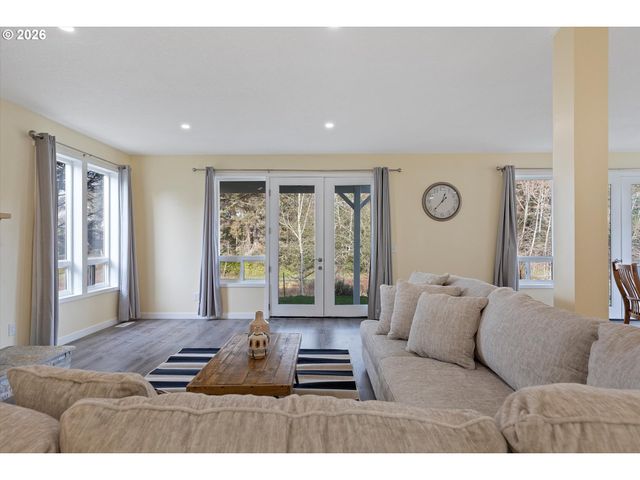 2013 Ne 58TH St, Lincoln City, OR 97367