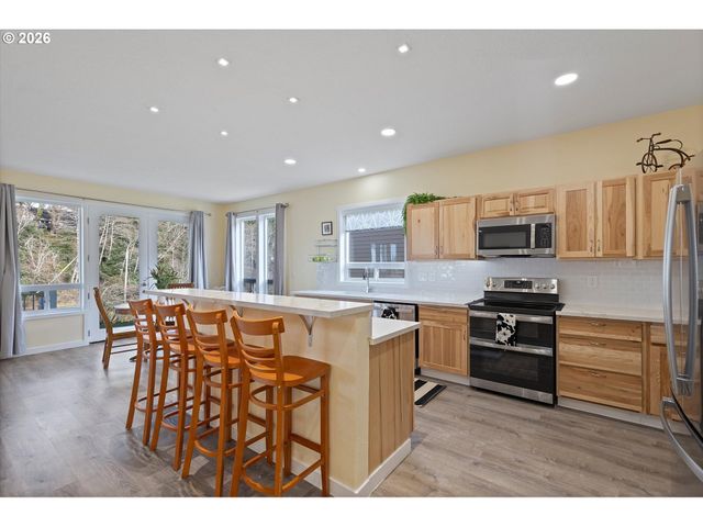 2013 Ne 58TH St, Lincoln City, OR 97367