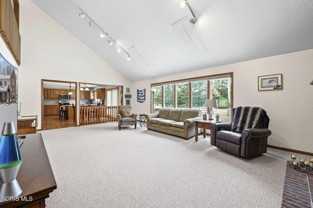 8937 Sycamore Trail, Sylvania, OH 43560