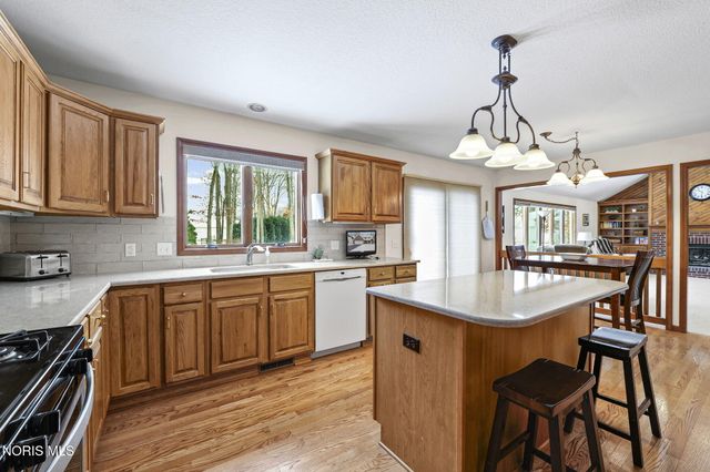 8937 Sycamore Trail, Sylvania, OH 43560