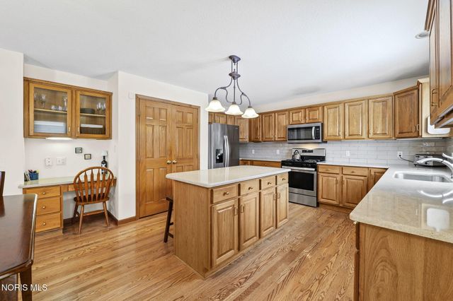 8937 Sycamore Trail, Sylvania, OH 43560