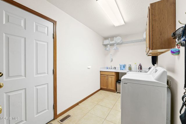 8937 Sycamore Trail, Sylvania, OH 43560