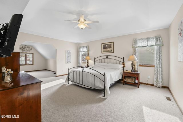 8937 Sycamore Trail, Sylvania, OH 43560