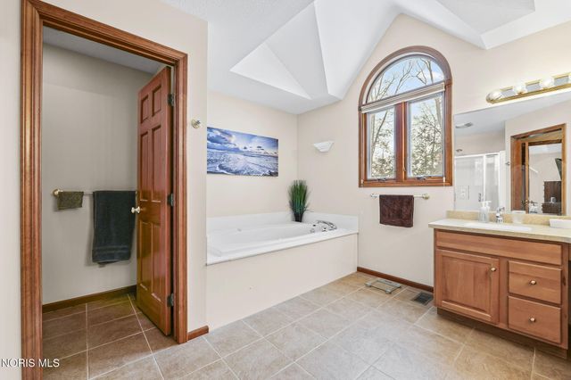 8937 Sycamore Trail, Sylvania, OH 43560