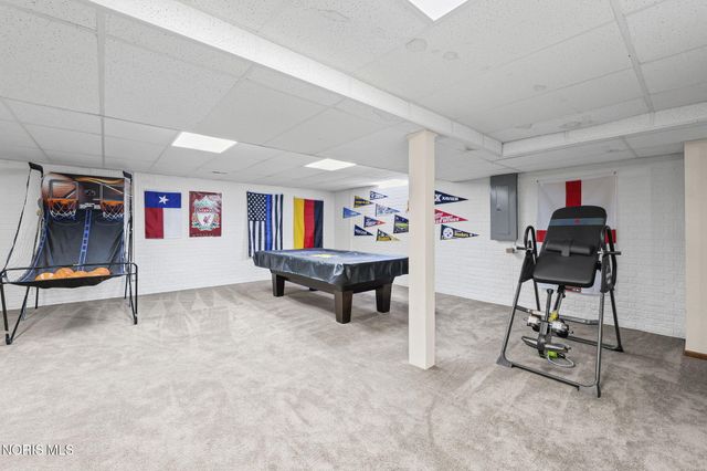 8937 Sycamore Trail, Sylvania, OH 43560