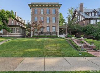 53 Kingsbury Place, St Louis, MO 63112
