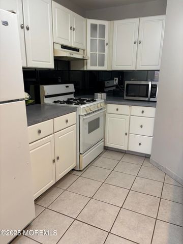 481 Hawthorne Place, Morganville, NJ 07751