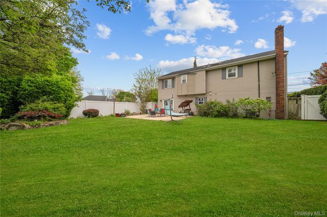 2501 Rose Place, Westbury, NY 11590