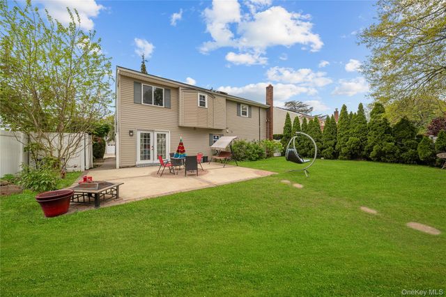 2501 Rose Place, Westbury, NY 11590