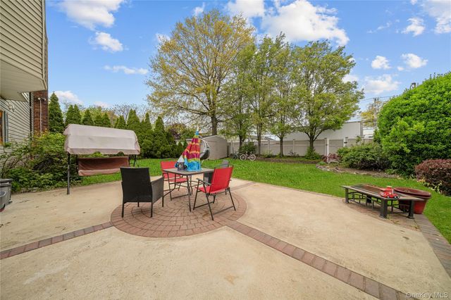2501 Rose Place, Westbury, NY 11590