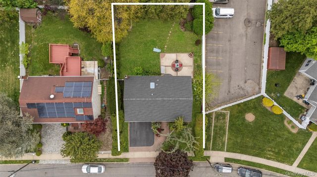 2501 Rose Place, Westbury, NY 11590