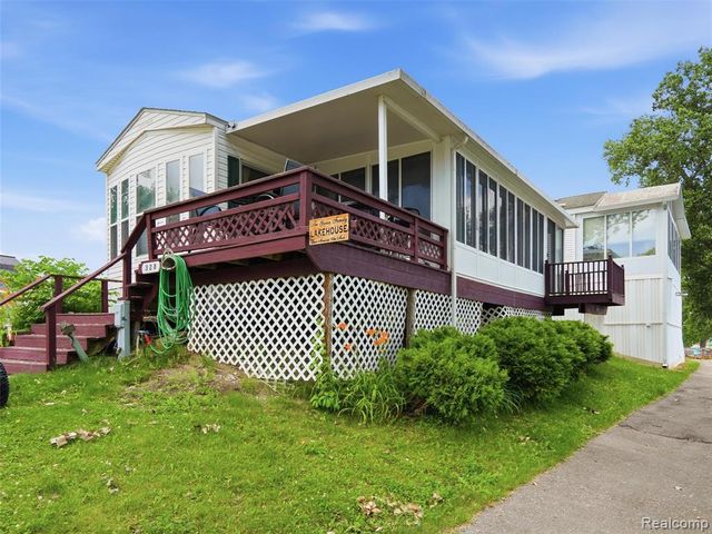 10001 Goodall Road 328, Durand, MI 48429