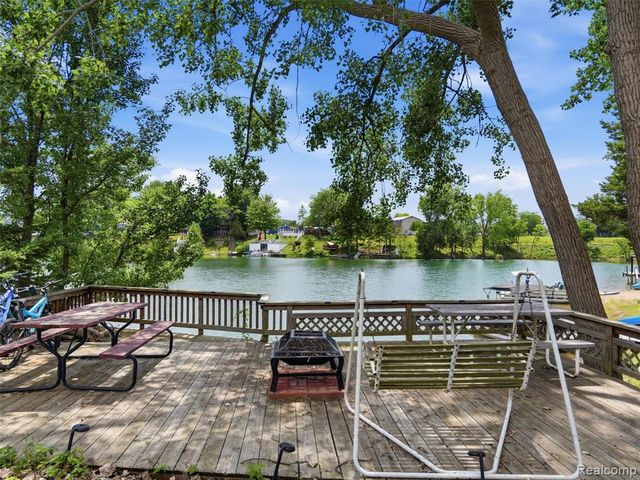 10001 Goodall Road 328, Durand, MI 48429