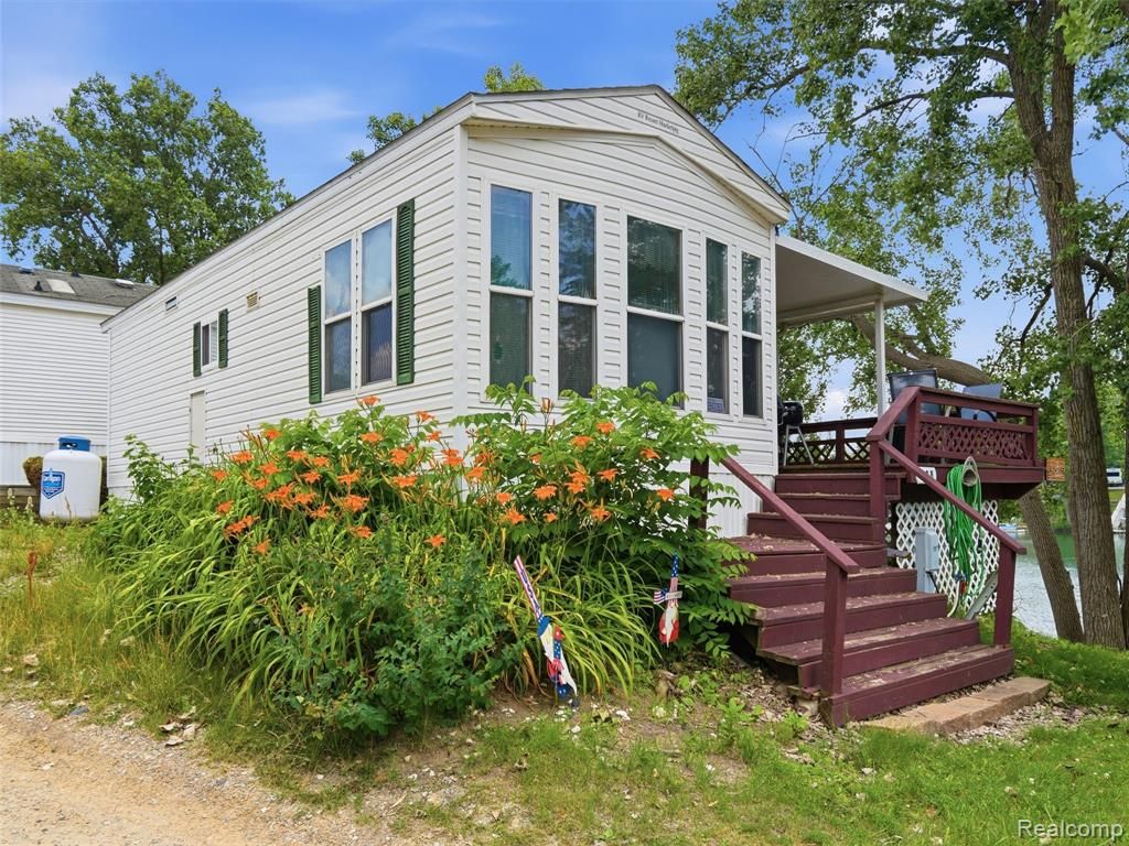 10001 Goodall Road 328, Durand, MI 48429
