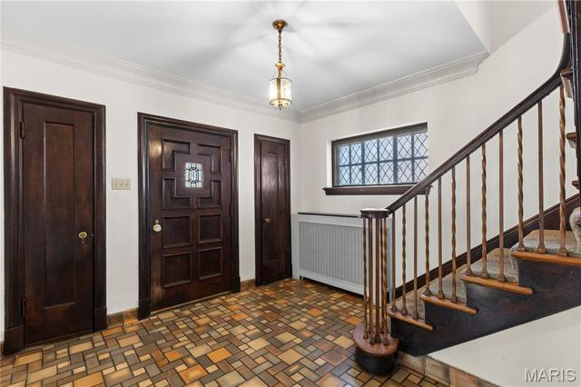73 Arundel Place, Clayton, MO 63105