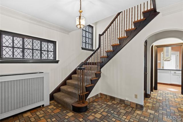 73 Arundel Place, Clayton, MO 63105