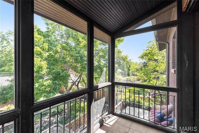 73 Arundel Place, Clayton, MO 63105
