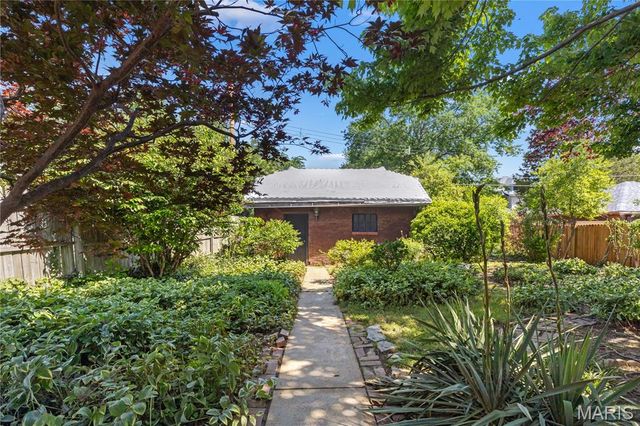 73 Arundel Place, Clayton, MO 63105