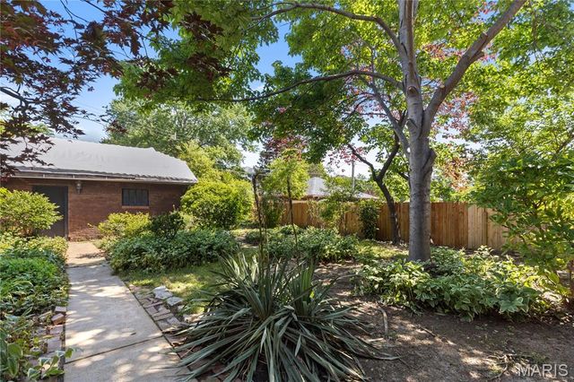 73 Arundel Place, Clayton, MO 63105