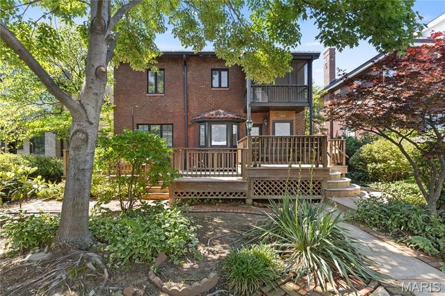 73 Arundel Place, Clayton, MO 63105