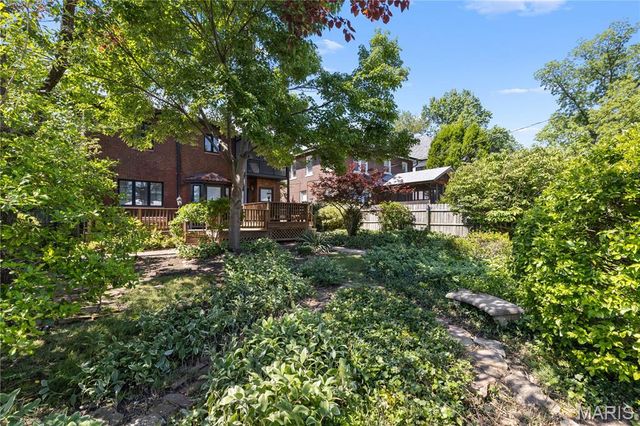 73 Arundel Place, Clayton, MO 63105