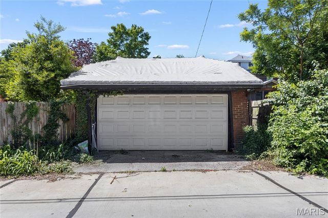 73 Arundel Place, Clayton, MO 63105