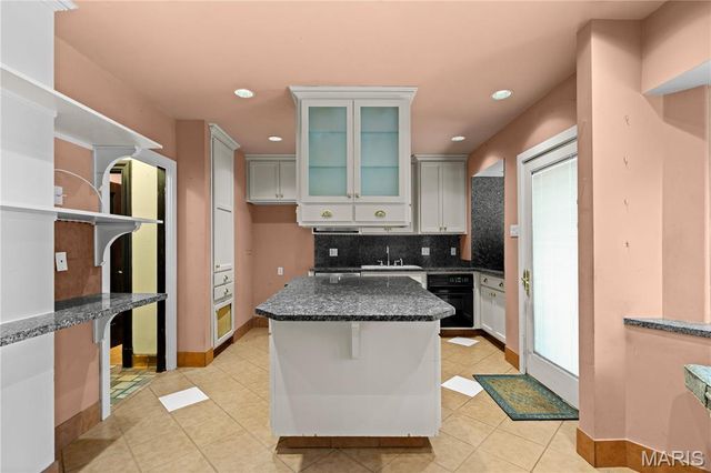 73 Arundel Place, Clayton, MO 63105